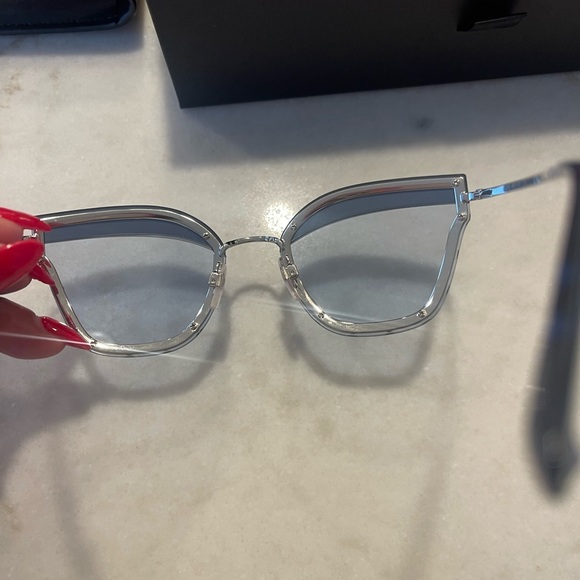 VALENTINO SUNGLASSES WITH STUDDED DETAILS!! Gorgeous!!! Style!! - Picture 8 of 12